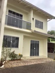 Sobrado com 3 Quartos à venda, 94m² no Costa e Silva, Joinville