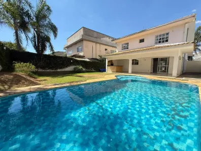 Casa de Condomínio com 3 Quartos à venda, 387m² no Jardins Madri, Goiânia