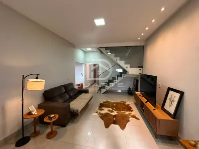 Sobrado com 3 Quartos para alugar, 174m² no Residencial Jardins do Lago, Anápolis