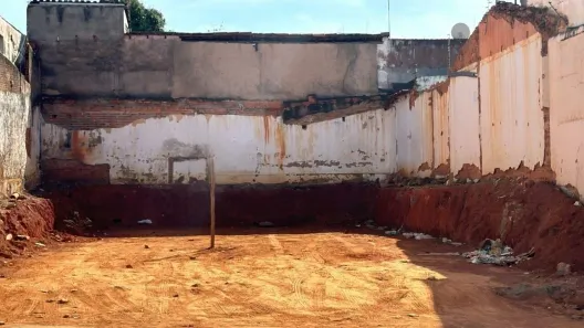 Lote/Terreno para alugar, 195m² no Centro, Montes Claros