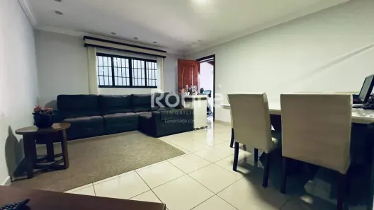 Casa com 5 Quartos à venda, 280m² no Vigilato Pereira, Uberlândia