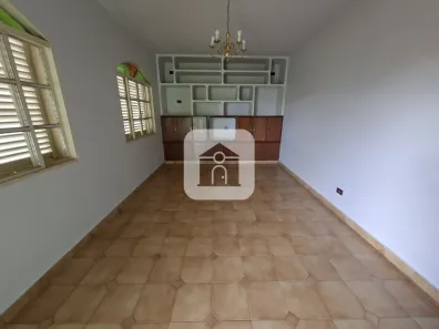 Sobrado com 3 Quartos para alugar, 204m² no Nossa Senhora Aparecida, Uberlândia
