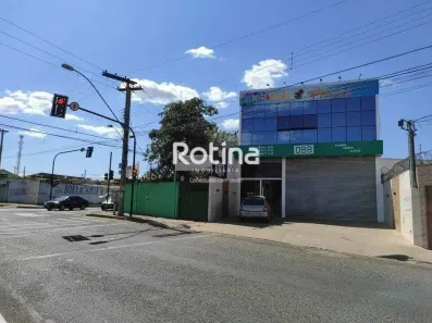 Sala Comercial para alugar, 300m² no Bom Jesus, Uberlândia