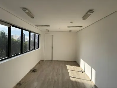 Sala Comercial para venda ou aluguel, 31m² no Mirandópolis, São Paulo