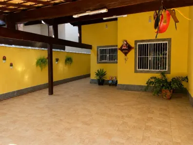Casa com 2 Quartos à venda, 95m² no Jardim Atlântico Leste (Itaipuaçu), Maricá