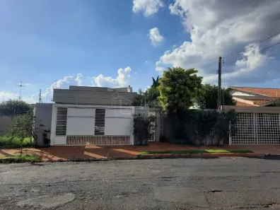Casa com 3 Quartos à venda, 290m² no Vila Harmonia, Araraquara