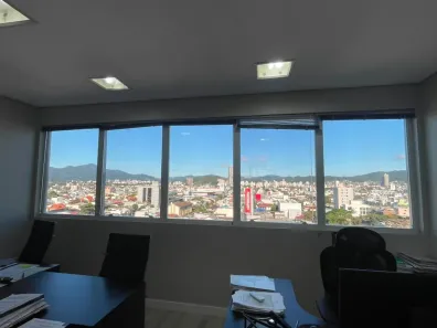 Sala Comercial à venda, 57m² no Centro, Balneário Camboriú