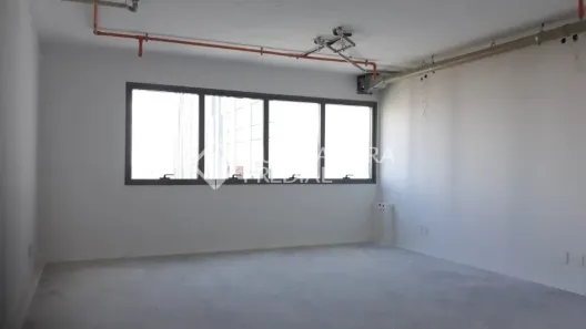 Sala Comercial à venda, 34m² no Boa Vista, Porto Alegre