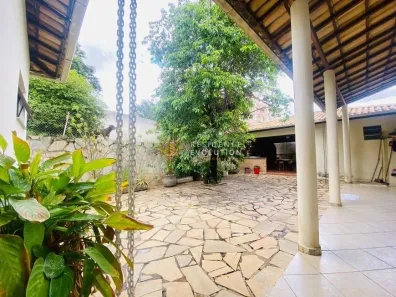 Casa com 5 Quartos à venda, 400m² no Santa Amélia, Belo Horizonte