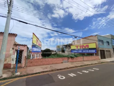 Casa com 2 Quartos à venda, 729m² no Vila Lutfalla, São Carlos