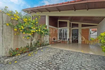 Casa com 3 Quartos à venda, 130m² no Parque Balneario Oasis, Peruíbe