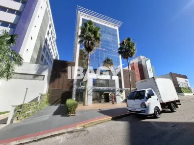 Sala Comercial para alugar, 230m² no Itacorubi, Florianópolis