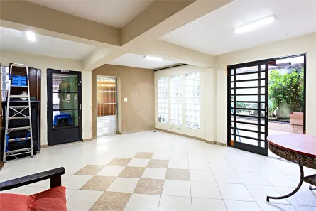 Sobrado com 4 Quartos à venda, 243m² no Jardim Dom Bosco, São Paulo