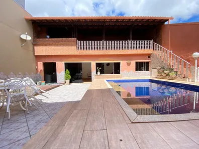 Casa com 4 Quartos à venda, 360m² no Planalto, Belo Horizonte