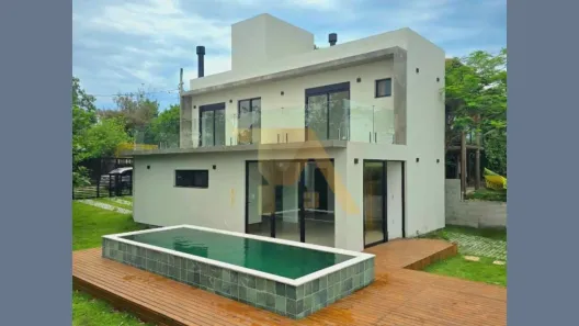Casa com 2 Quartos à venda, 200m² no Arroio, Imbituba