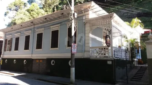 Casa com 6 Quartos à venda, 300m² no Centro, Petrópolis