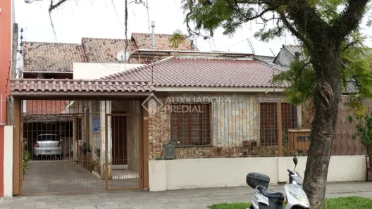 Casa com 3 Quartos à venda, 204m² no Santa Maria Goretti, Porto Alegre