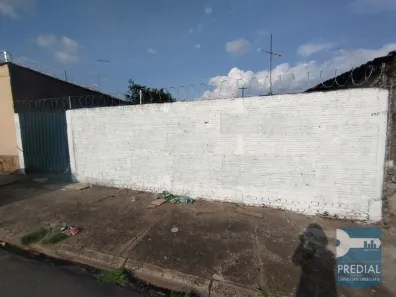 Lote/Terreno à venda, 300m² no Jardim Pacaembu, São Carlos