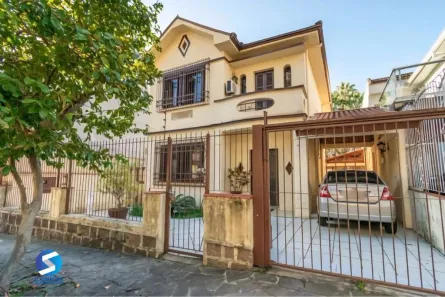 Casa com 3 Quartos à venda, 190m² no Azenha, Porto Alegre