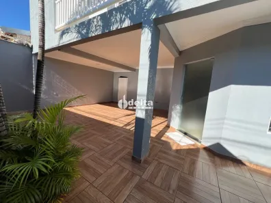 Casa com 3 Quartos à venda, 250m² no Santa Rosa, Uberlândia