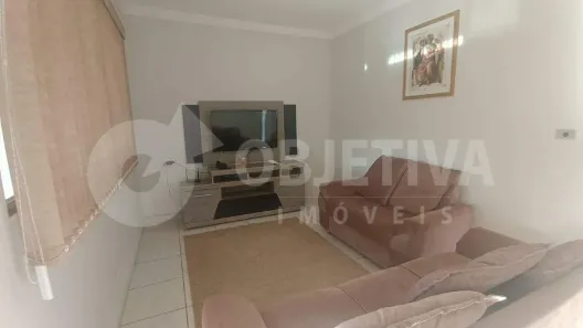 Casa com 3 Quartos à venda, 100m² no Cidade Jardim, Uberlândia