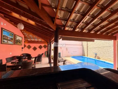 Casa com 4 Quartos à venda, 280m² no Santa Maria, Uberaba