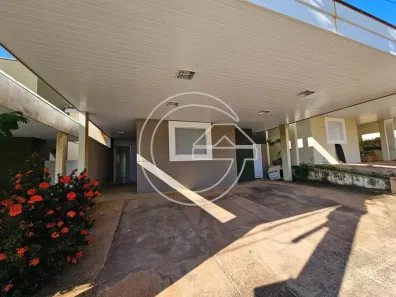 Casa com 3 Quartos para alugar, 10m² no Centro, Marília