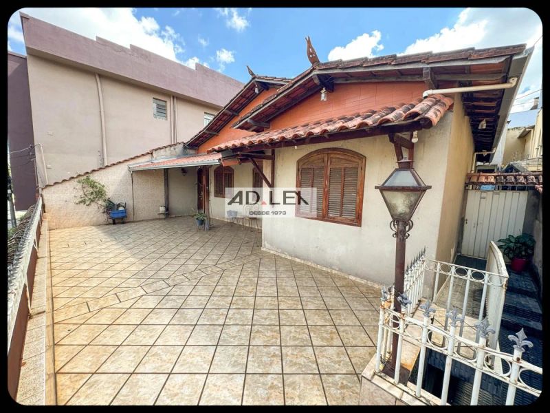 Casa com 3 quartos — Caiçaras, Belo Horizonte