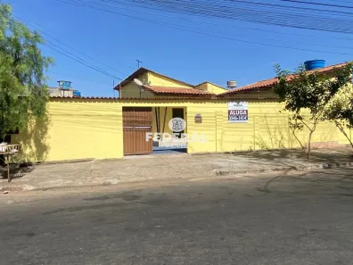 Casa com 3 Quartos para alugar, 90m² no Vila Santa Helena, Goiânia