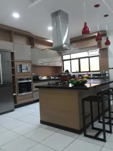 Sobrado com 4 Quartos à venda, 299m² no Vila Nogueira, Diadema