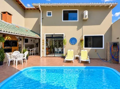 Casa com 3 Quartos para alugar, 204m² no Abraão, Florianópolis