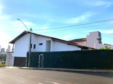 Sobrado com 3 Quartos à venda, 256m² no Recreio dos Bandeirantes, São Carlos