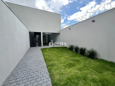 Casa com 2 Quartos à venda, 72m² no Jardim Holanda, Uberlândia