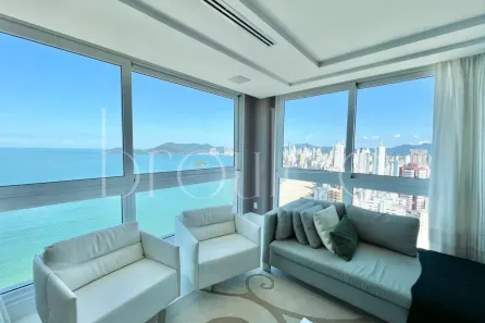 Apartamento com 3 Quartos para alugar, 210m² no Centro, Balneário Camboriú