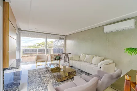Apartamento com 3 Quartos para alugar, 187m² no Vila Assunção, Porto Alegre