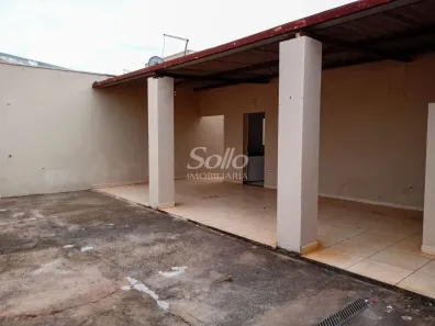 Casa com 3 Quartos à venda, 120m² no São Jorge, Uberlândia