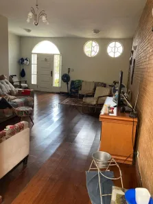 Casa com 3 Quartos à venda, 266m² no Jardim Siesta, Jacareí