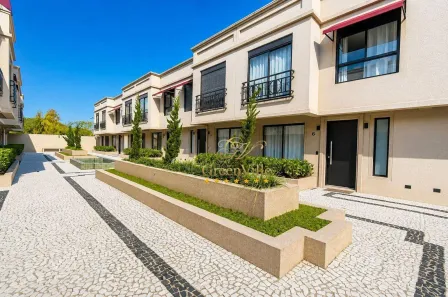 Casa de Condomínio com 3 Quartos à venda, 192m² no Jardim Social, Curitiba