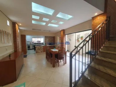 Casa com 3 Quartos à venda, 200m² no Vila Romana, São Paulo