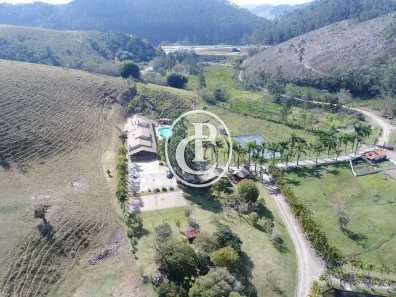 Fazenda/Sítio com 5 Quartos à venda, 300m² no Área Rural de Paraibuna, Paraibuna
