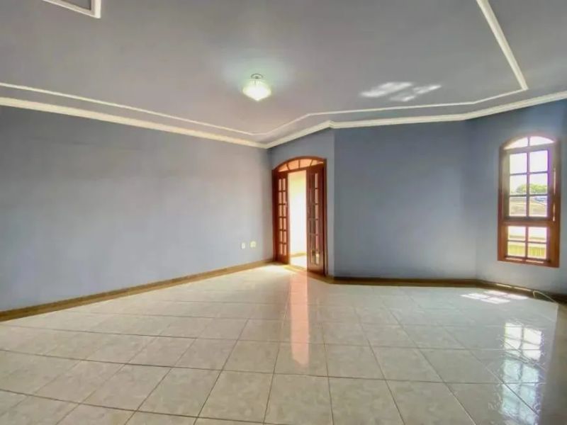Casa com 3 quartos — Planalto, Belo Horizonte