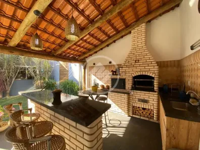 Casa com 3 Quartos à venda, 315m² no Lagoinha, Uberlândia
