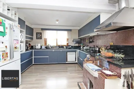 Casa com 2 Quartos à venda, 219m² no Teresópolis, Porto Alegre