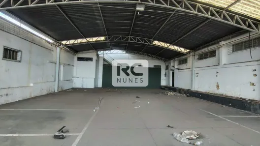 Galpão/Depósito/Armazém para alugar, 372m² no Carlos Prates, Belo Horizonte