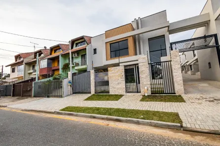 Casa com 3 Quartos à venda, 115m² no São Braz, Curitiba