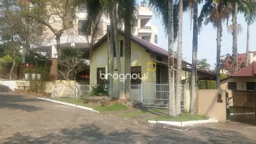 Casa de Condomínio com 4 Quartos à venda, 240m² no Canasvieiras, Florianópolis