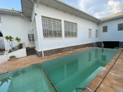 Imóvel Comercial com 6 Quartos para alugar, 450m² no Fabrício, Uberaba