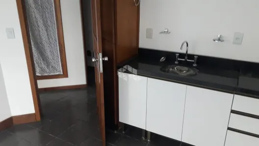Sala Comercial à venda, 26m² no Floresta, Porto Alegre