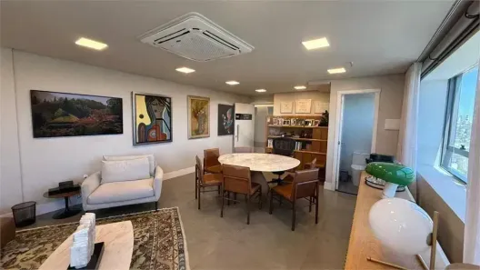 Sala Comercial à venda, 43m² no Chácara das Pedras, Porto Alegre