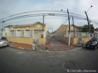 Casa com 2 Quartos para alugar, 80m² no Getúlio Vargas, Aracaju